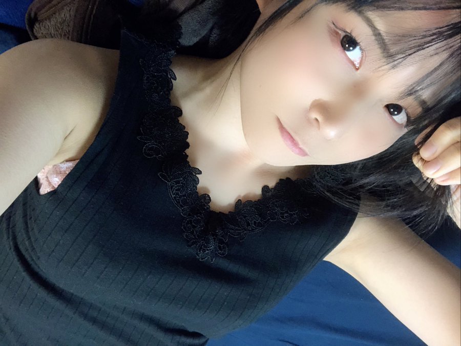 神秘的新人短发巨球暗黑V女，羽月结菜个人简介-图片4